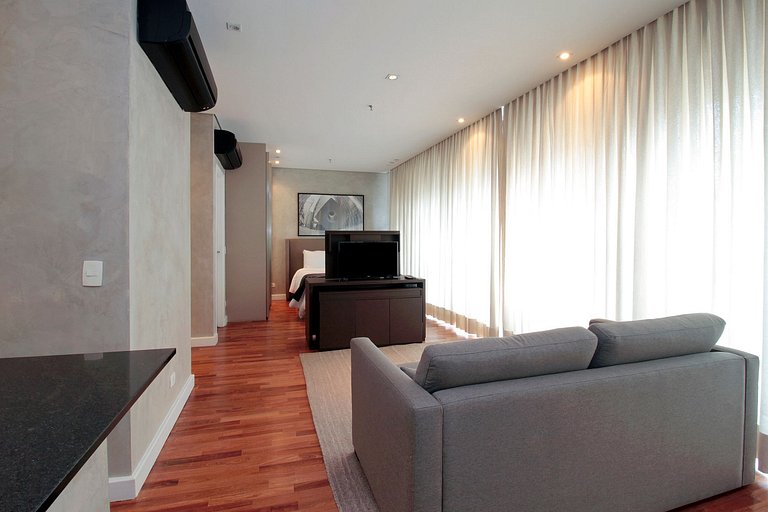 Wehome - Beautiful, bright and complete studio in Faria Lima