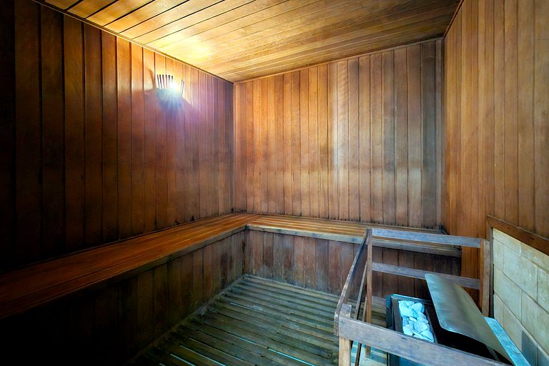 Lindo, ao lado do Hospital das Clínicas e da Rua Oscar Freir