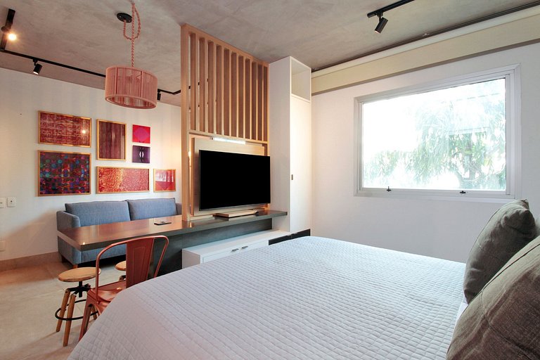 Next to Hosp. das Clínicas - on Oscar Freire