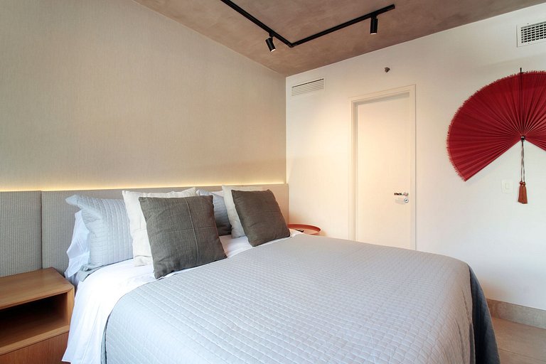 Next to Hospital das Clínicas on Oscar Freire