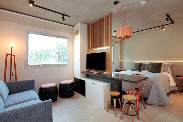 Next to Hosp. das Clínicas - on Oscar Freire