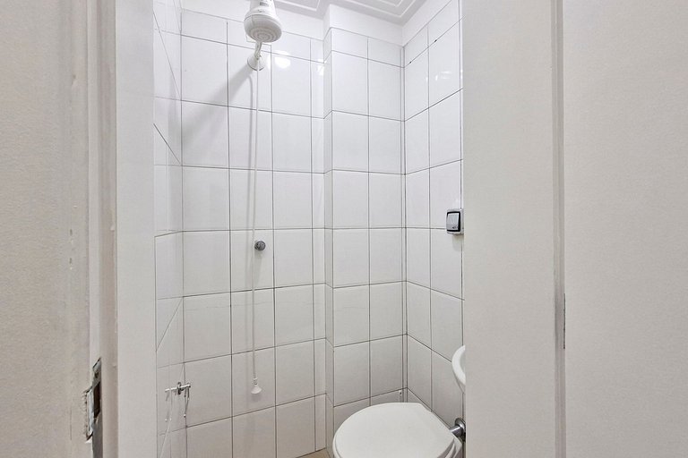 Spacious three-bedroom apartment in the Gardens neighborhood