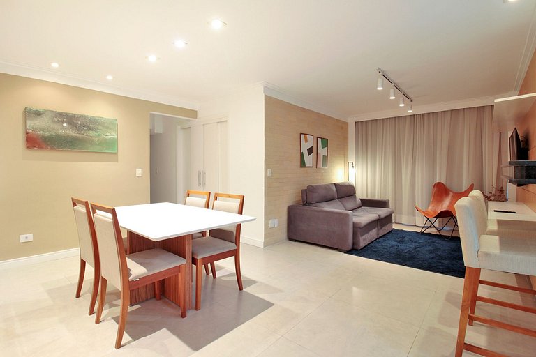 Spacious three-bedroom apartment in the Gardens neighborhood