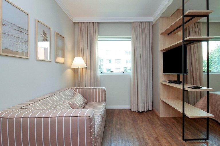 Next to Hospital das Clínicas on Oscar Freire