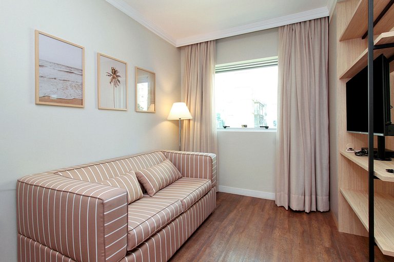 Next to Hospital das Clínicas on Oscar Freire