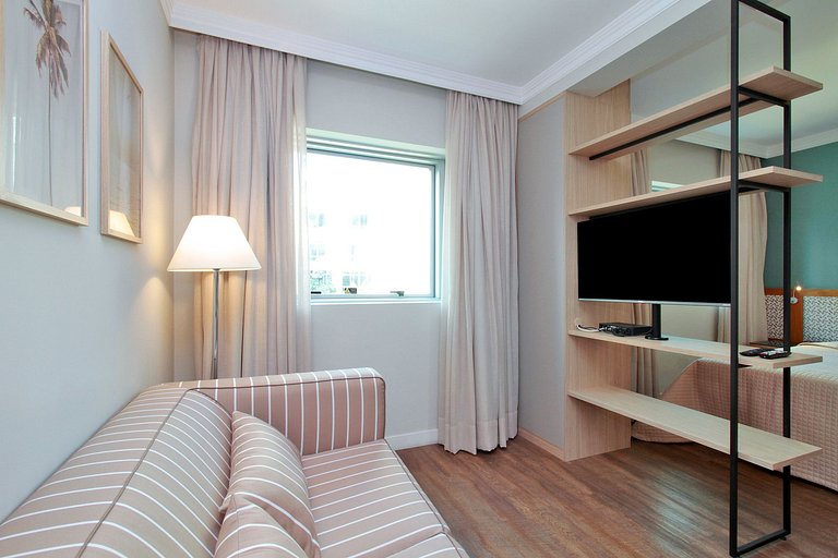 Lindo, ao lado do Hospital das Clínicas e da Rua Oscar Freir