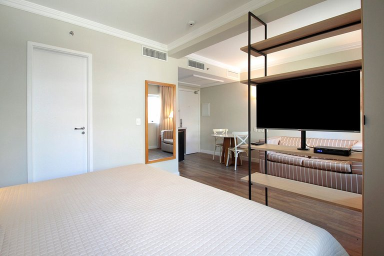 Lindo, ao lado do Hospital das Clínicas e da Rua Oscar Freir