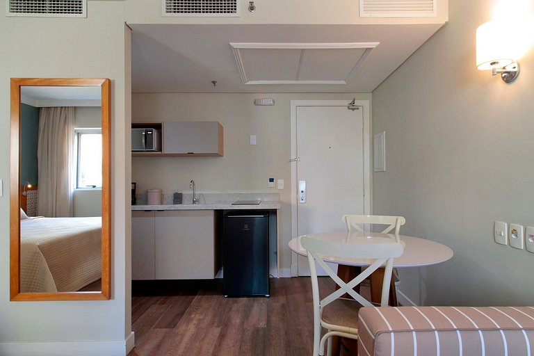 Next to Hospital das Clínicas on Oscar Freire