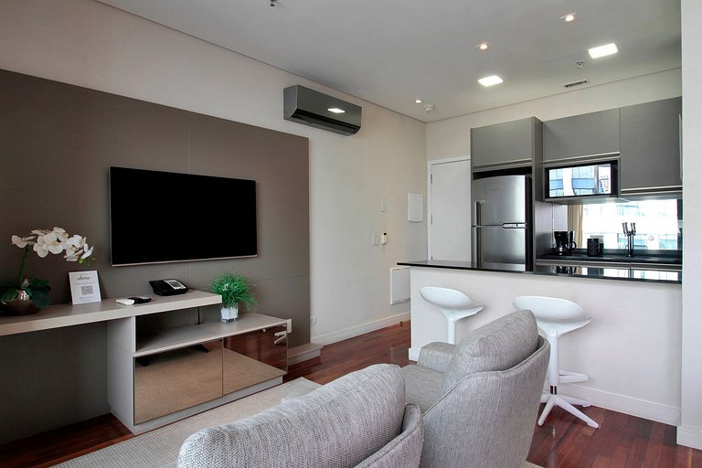 Perfect and cozy in the best of Vila Olímpia!