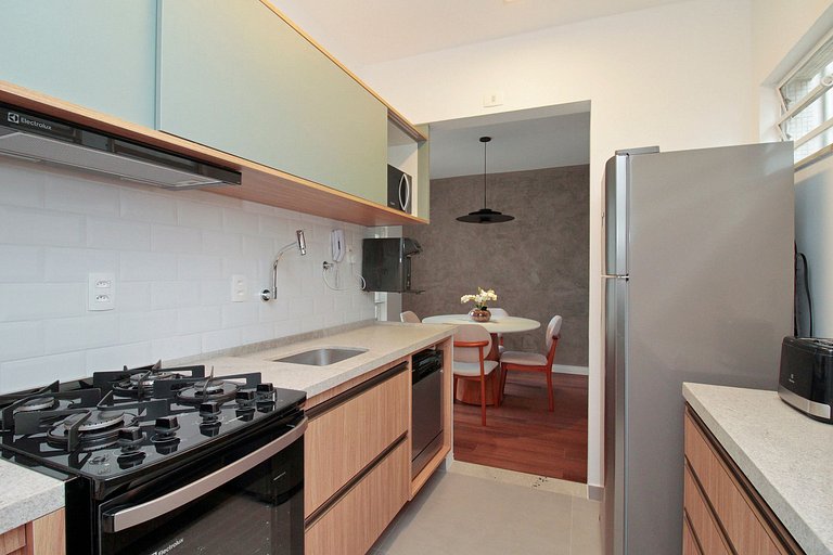 Wehome - Apartamento amplo e reformado em Pinheiros