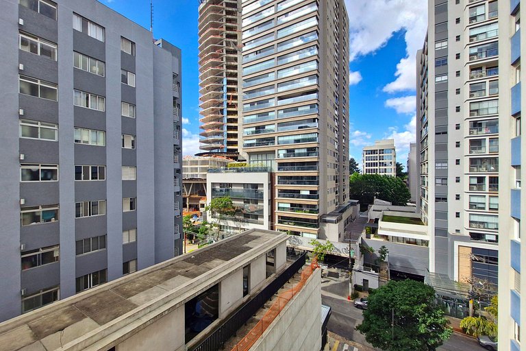 Wehome - Apto amplo e reformado em Pinheiros