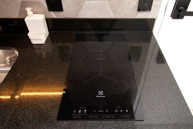 New, beautiful, functional, very close to Paulista Av.