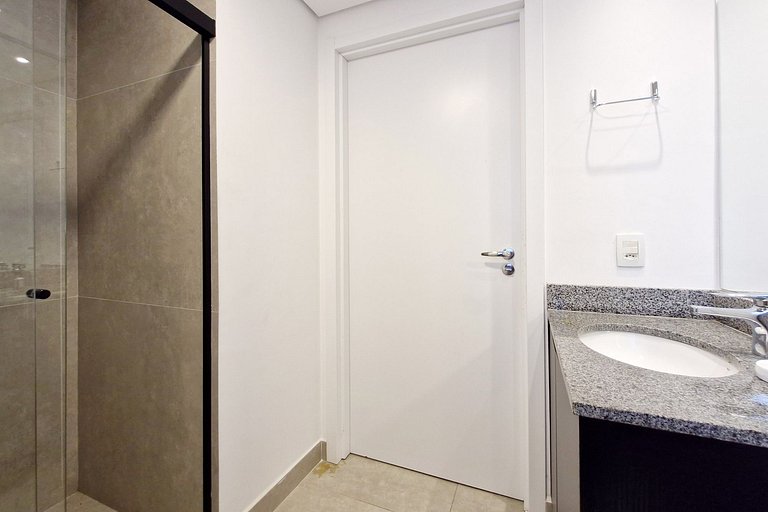 New, beautiful, functional, close to Paulista Av
