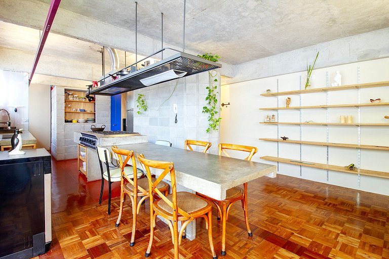 WEHOME - Stylish, 1 bedroom, AC, w/ a unique vibe!