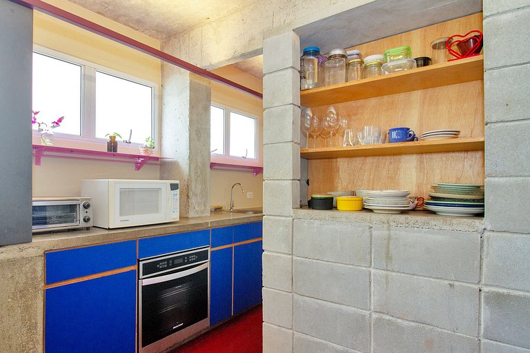 WEHOME - Stylish, 1 bedroom, AC, w/ a unique vibe!