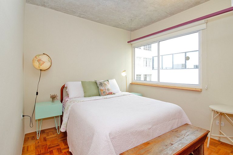 WEHOME - Stylish, 1 bedroom, AC, w/ a unique vibe!