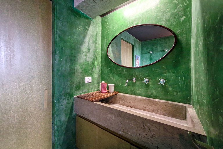 WEHOME - Stylish, 1 bedroom, AC, w/ a unique vibe!