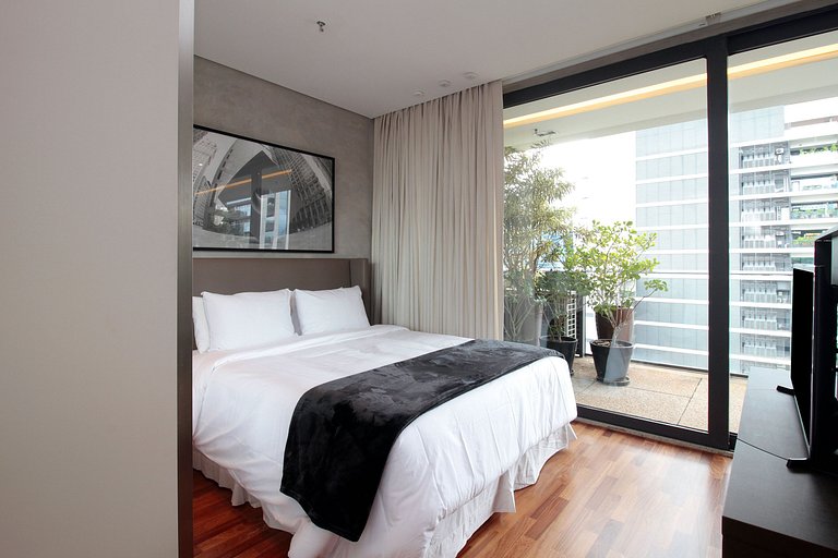 Wehome - Beautiful, bright and complete studio in Faria Lima